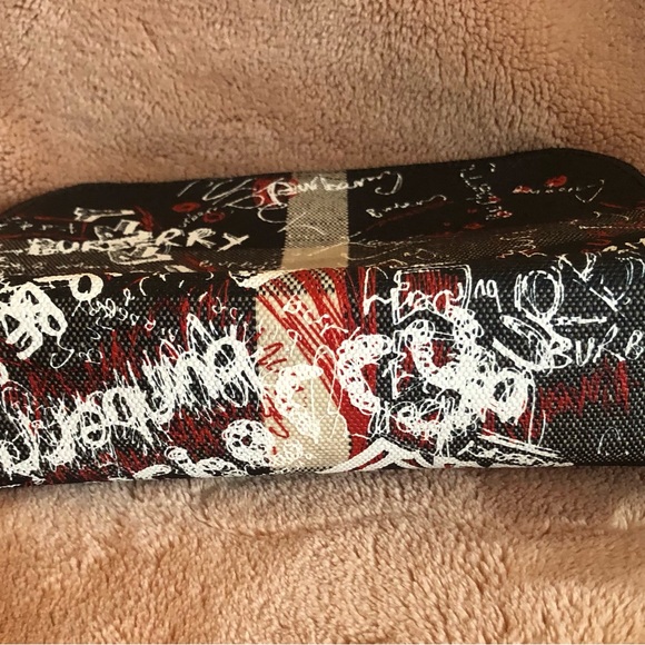 Authentic Burberry logo sketchbook doodle print graffiti large wristlet … - Picture 4 of 9